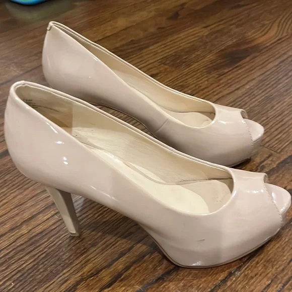 Nine West Patent leather pumps - Picture 1 of 6